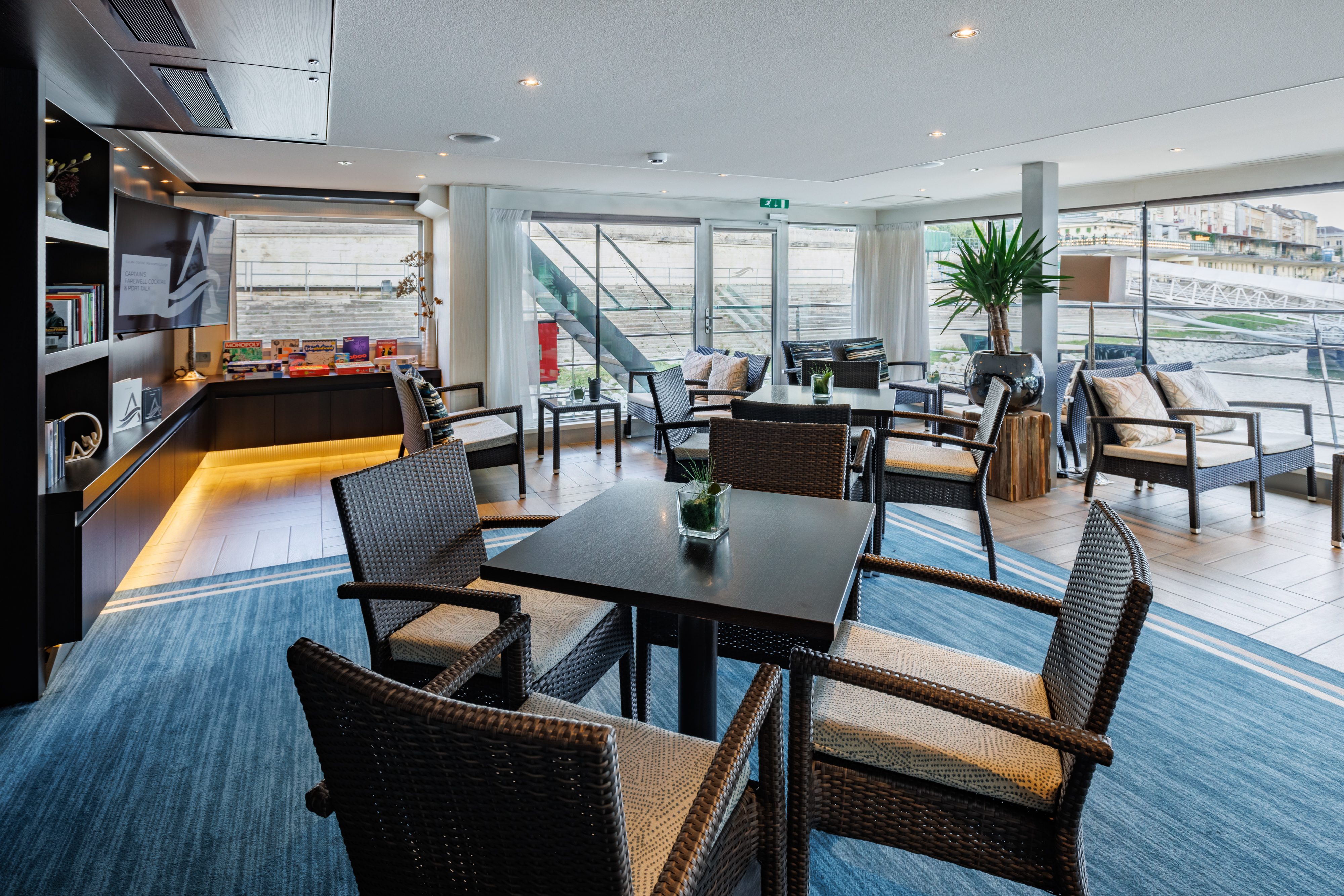 Avalon Tranquility II - Club Lounge